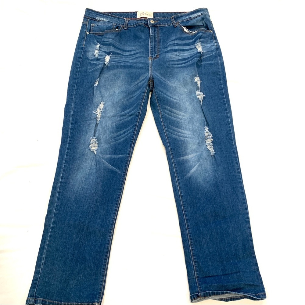 L&B Lucky & Blessed Womans Blue Distressed Jeans Size 22